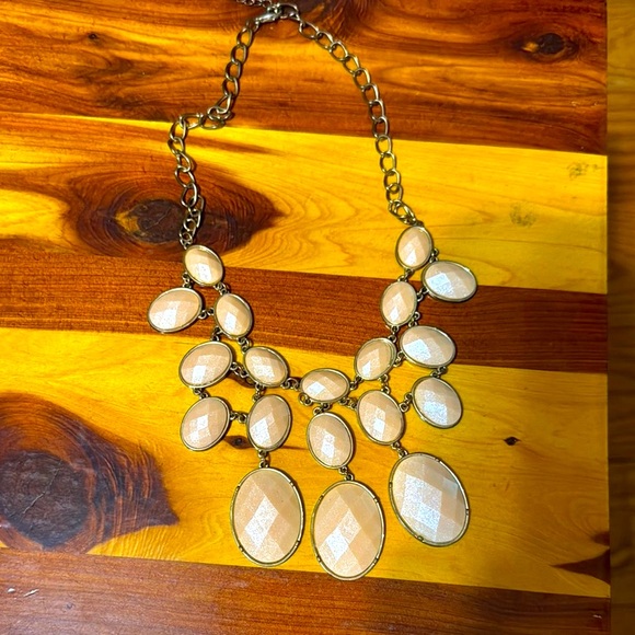Source Unknown Jewelry - Vintage Gold and Cream Necklace